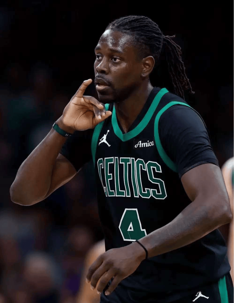 青岛队轻取独行侠，霍勒迪关键制胜