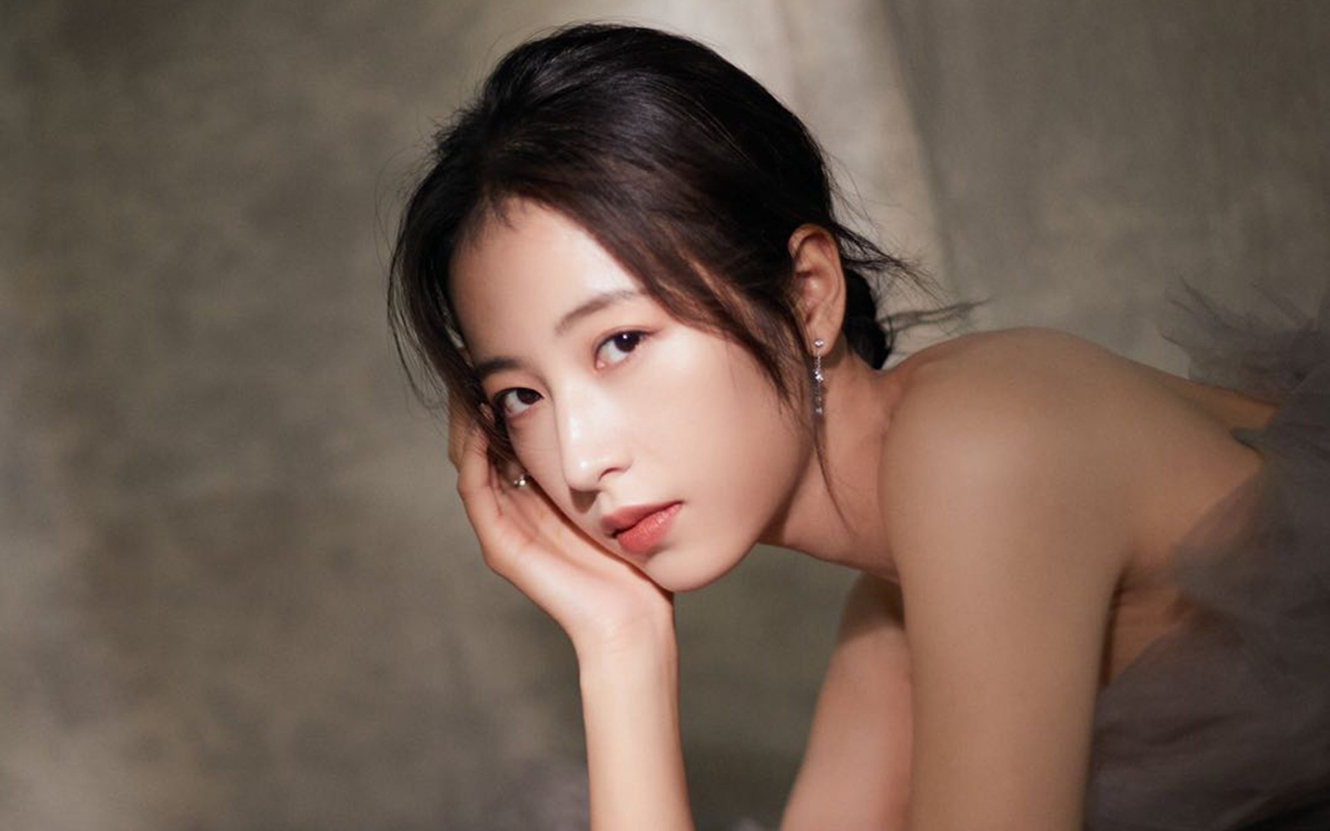 月亮升起时，努涅斯如何撕碎教科书防线